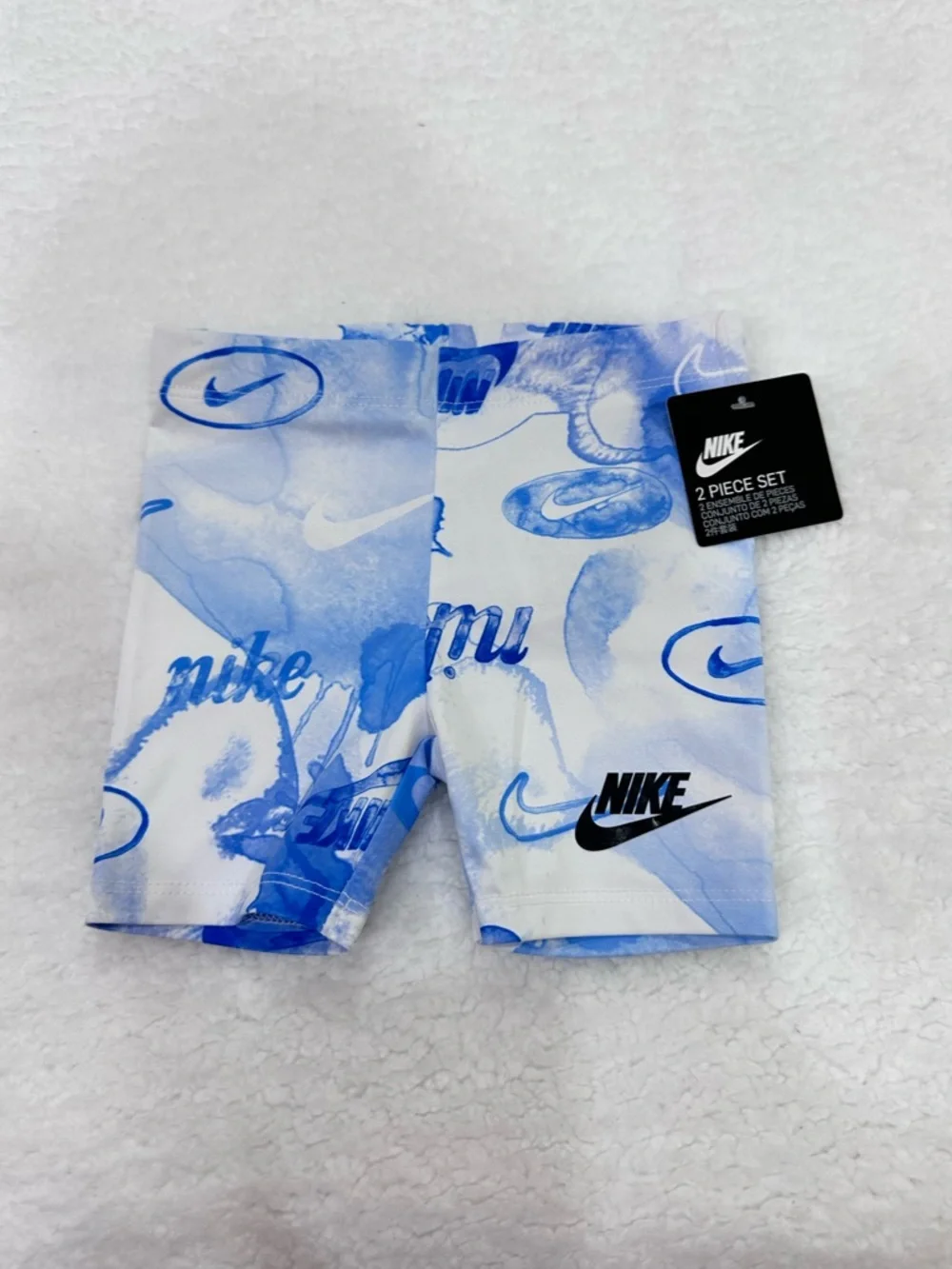 Girl’s Nike Shorts Set - Picture 6 of 12